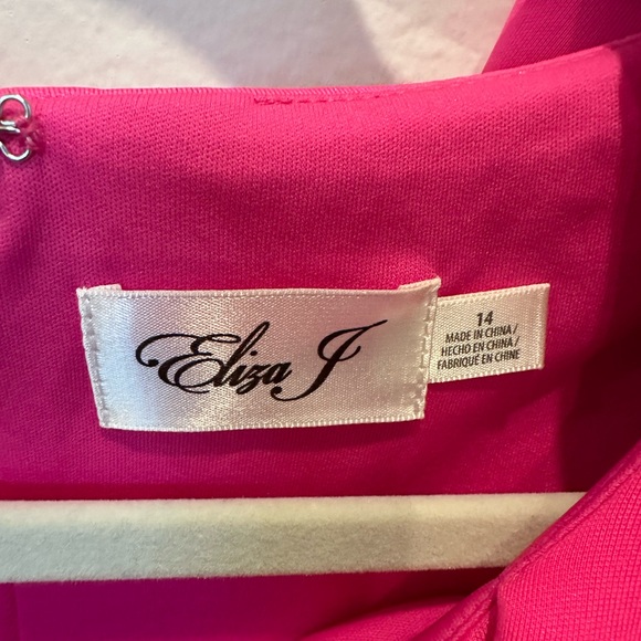 Pink scuba statement dress. Eliza J. Size 14. New with tags! - Picture 2 of 7